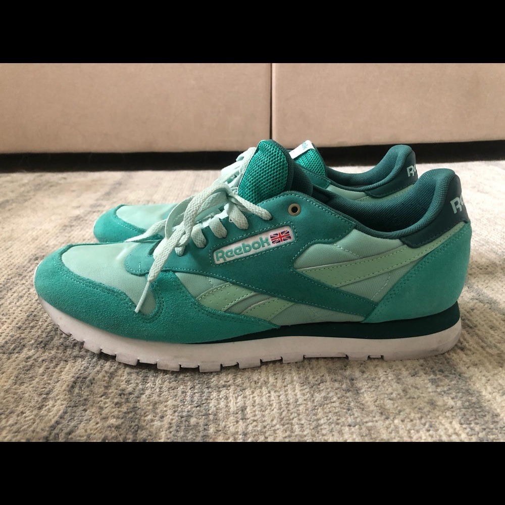 Mint Reebok classic size 12